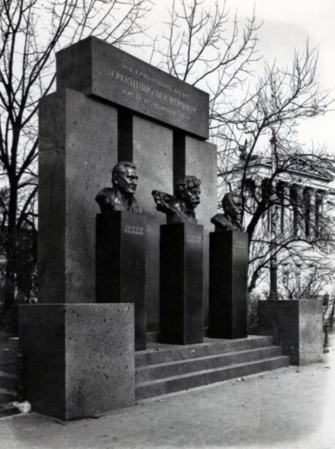 denkmal 2.png