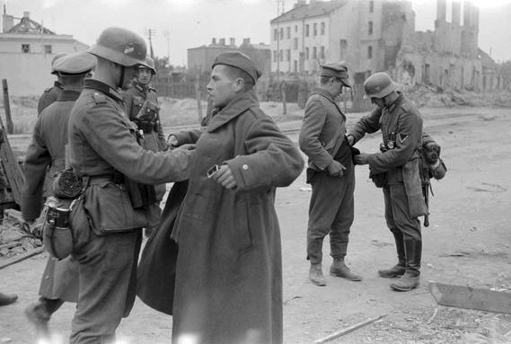 prisonniers polonais.jpg