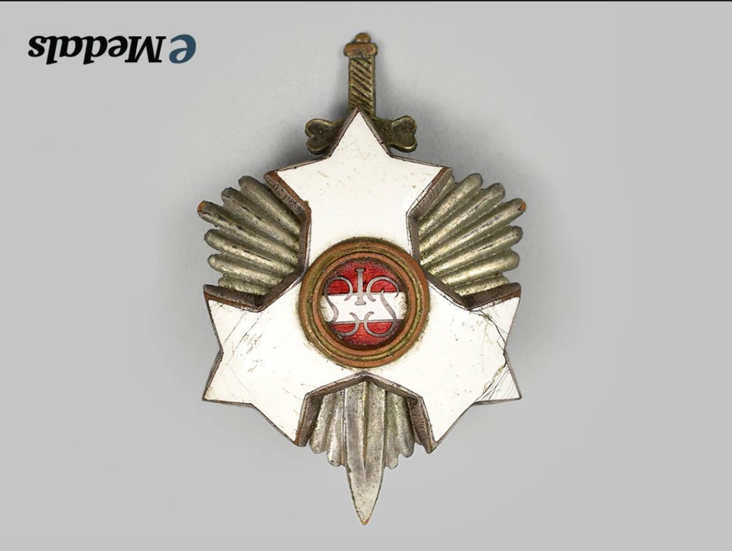 lettonie 1 er ri insigne régimentaire.jpg