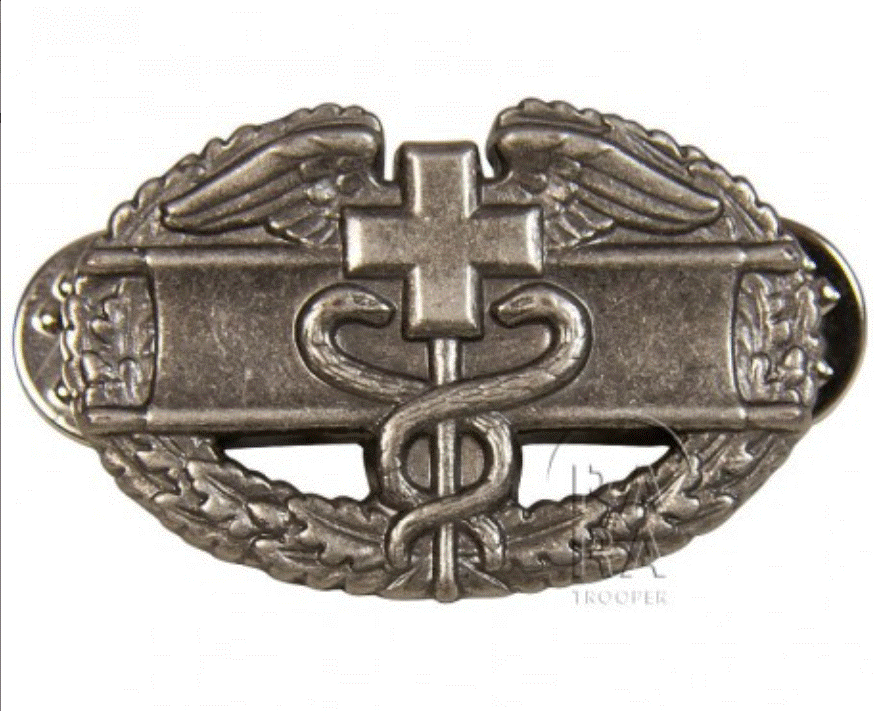 us medic combat badge.gif