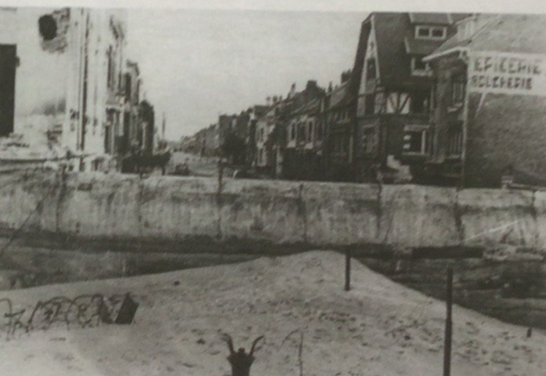 Malo 1940 bout av de la mer mur en beton .jpg