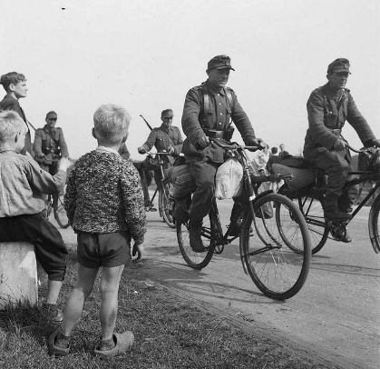 Duitsers mei 1945.jpg