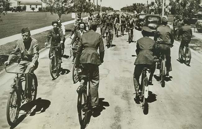 USArmyBikesMcClellan1942.jpg