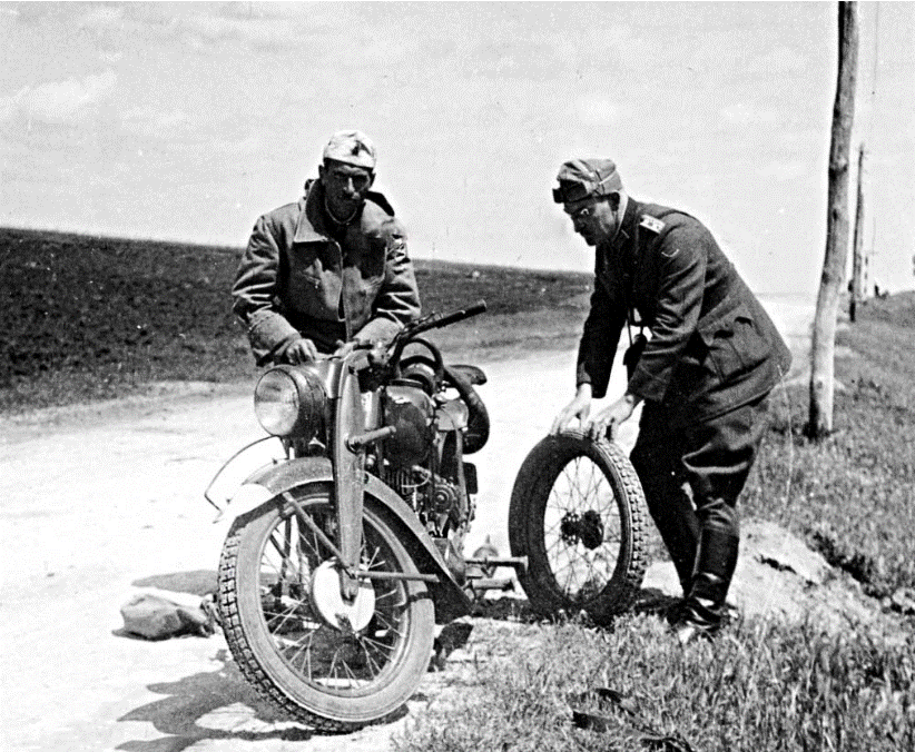 bulg moto pneu.gif