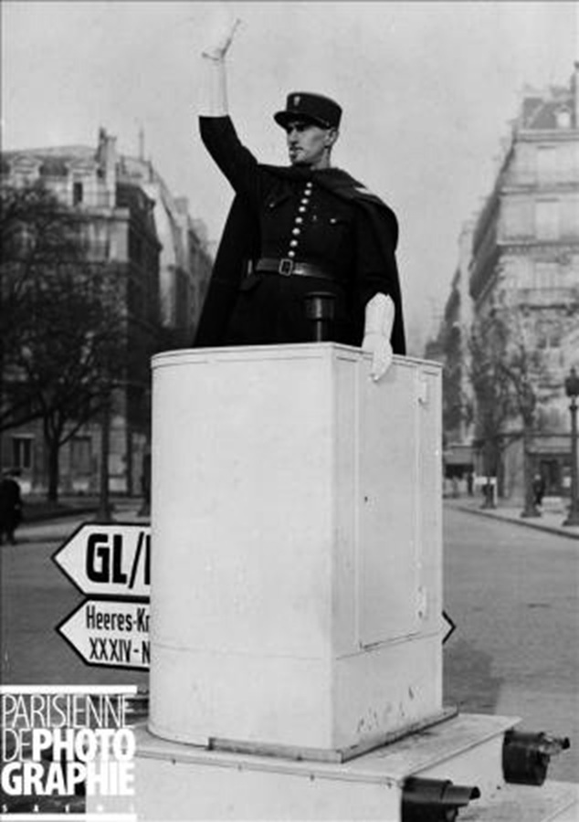 Agent de la circulation.jpg