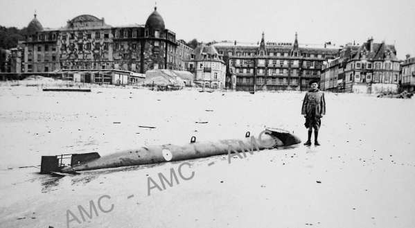 NEGER 1944 à trouville.jpg
