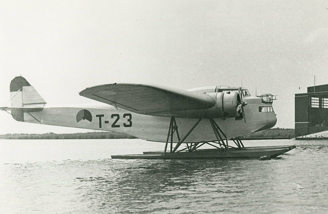 fokker t 4.gif