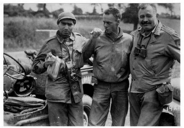 Capa & Hemingway.jpg