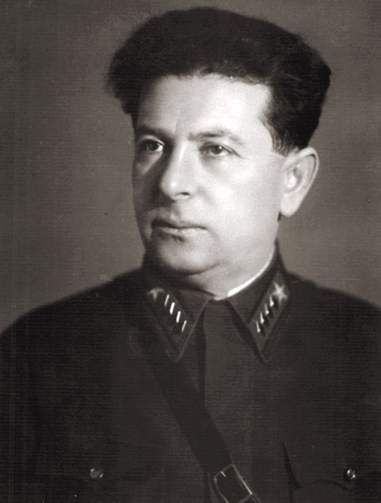 Lev Mekhlis.jpg