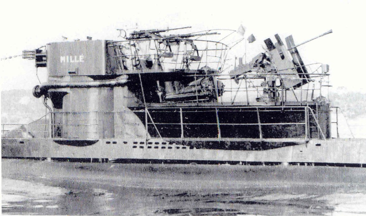 MILLE ex U471  1946 avec sa DCA allemande.jpg