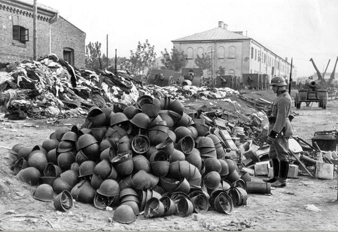 polish helmets.gif